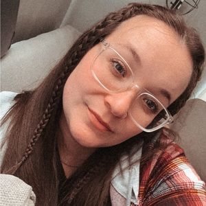 Meet your Posher, Olivia